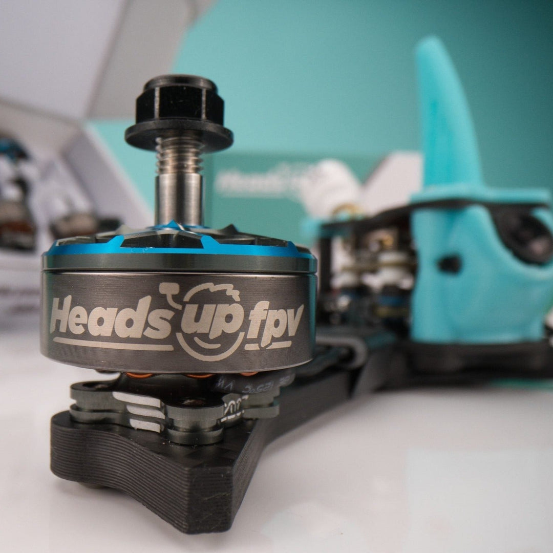 Motor Five33 HeadsUp 2207 de 1960 Kv