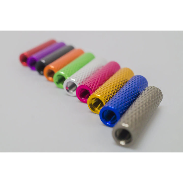 Separador M3, aluminio moleteado, paso pequeño: elija longitud y color
