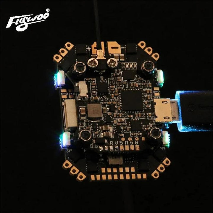 Flywoo GOKU HD 745 EVO 20x20 40A AIO BLHeli32 con MPU6000