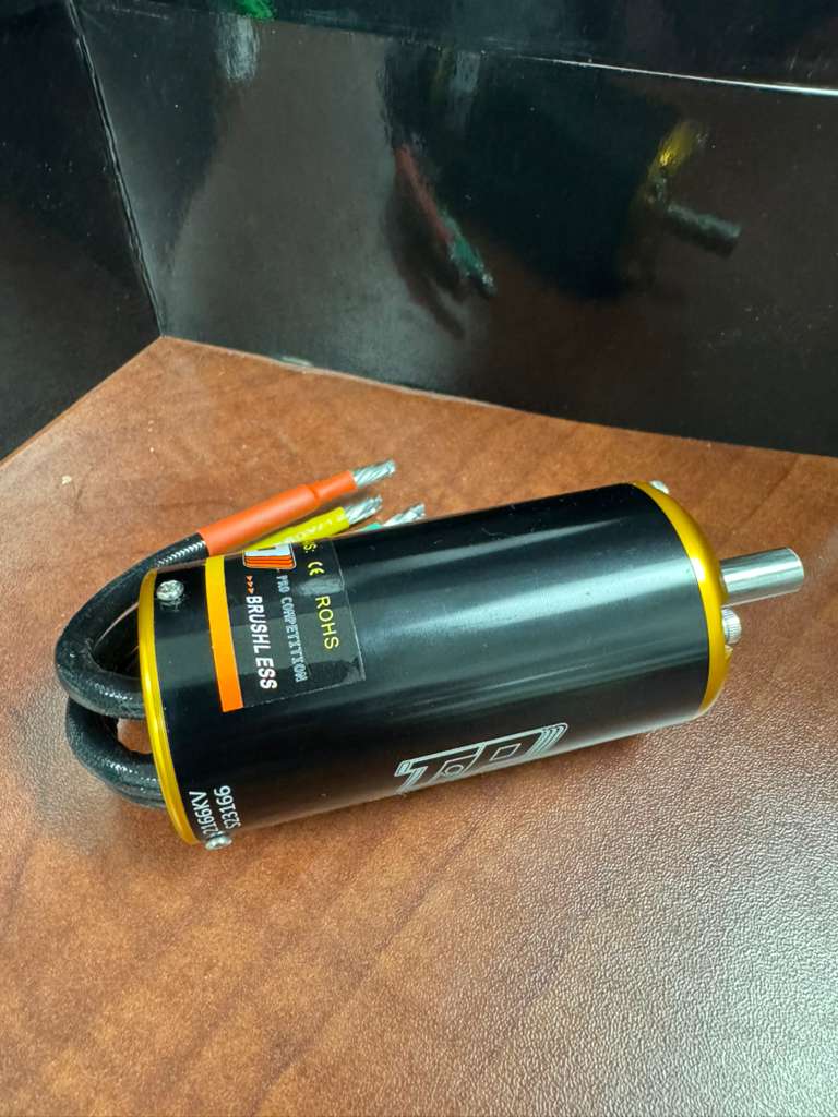 TP POWER 4050SCM 3980KV MOTOR (UP TO 6s) 8MM