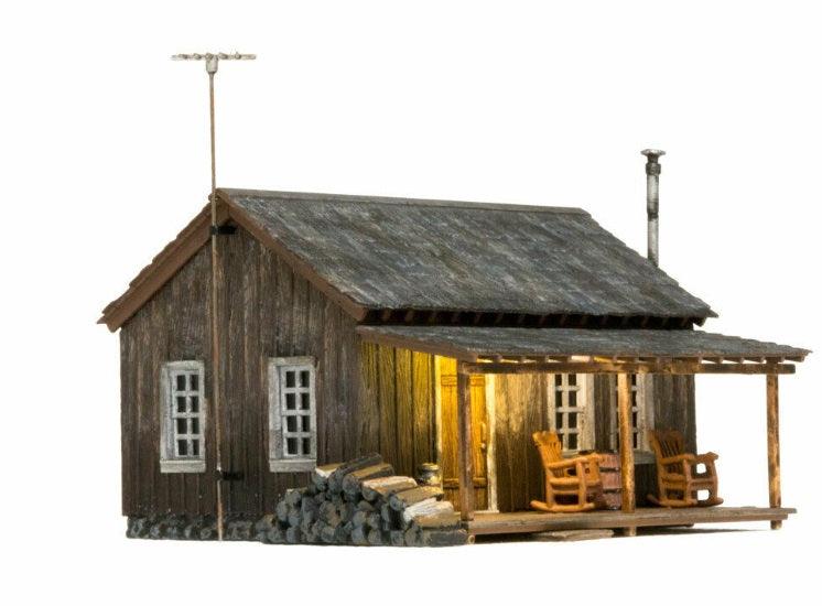 Woodland Scenics BR5869 O Just Plug Built-&-Ready Rustic Cabin