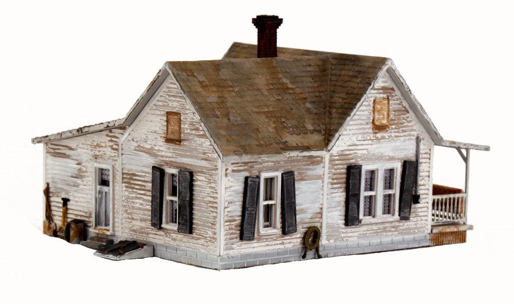 Woodland Scenics BR5040 HO Old Homestead Structure  Built-&-Ready